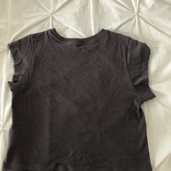 Cute grey top 🖤 - Picture 2 of 3